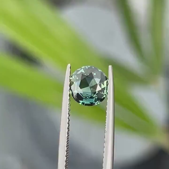 1.35 Ct Round Cut Green Sapphire, 6.8mm x 6.8mm x 3.7mm