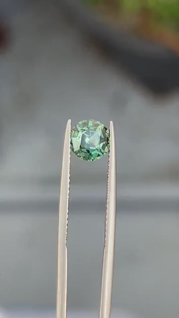 1.38 Ct Round Cut Green Sapphire, 6.5mm x 6.5mm x 4.3mm