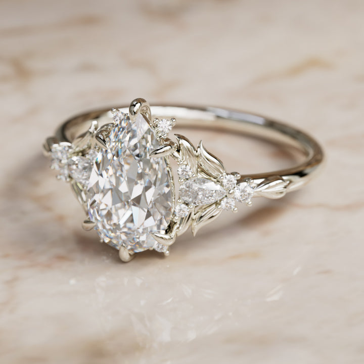Bague de fiançailles en diamant de laboratoire : Siriwen taille poire fleur inspirée de la nature (monture seulement)