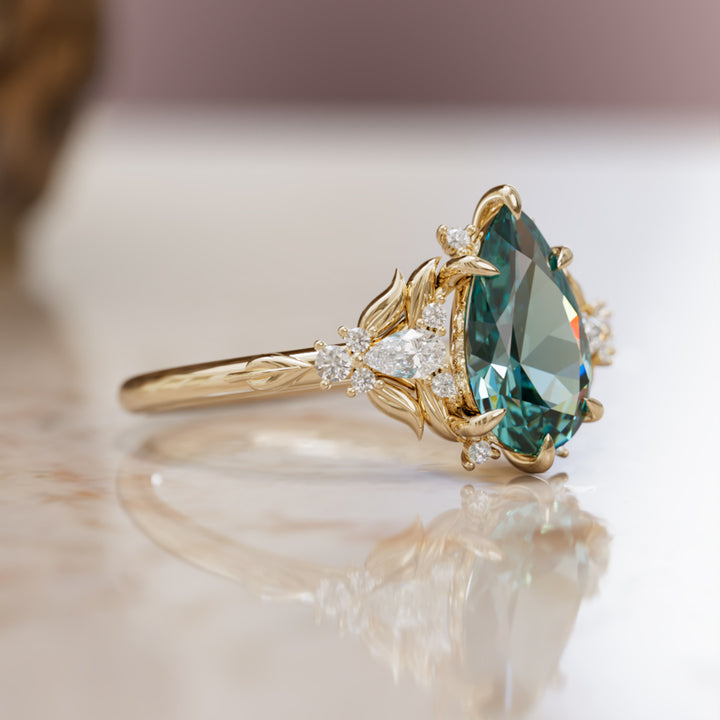 Anillo de compromiso zafiro azul verdoso: Anillo flor Siriwen con zafiro en corte pera inspirado en la naturaleza (Solo engaste)