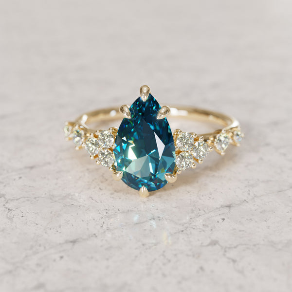 Olivia Verlobungsring mit birnenförmigem blauem Saphir, nur Fassung